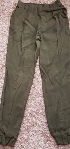 Forever 21 olive green pants tapered ankle size small